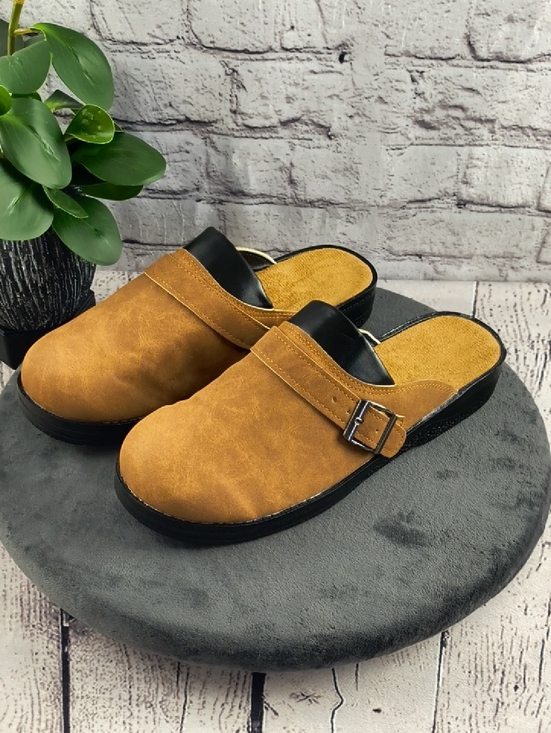 Shoes - Casual Mule Clogs in Cognac Brown